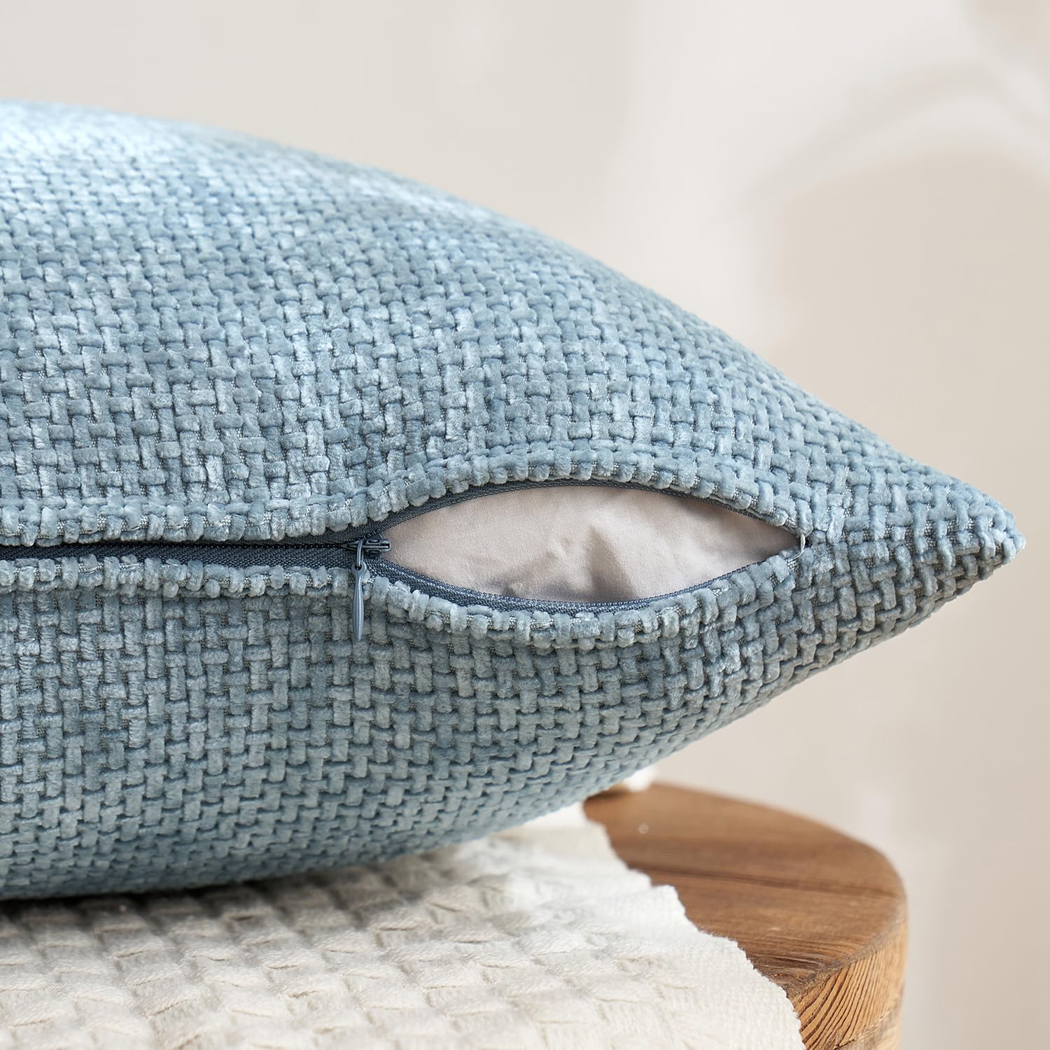 Pack of 4 Couch Throw Pillow Covers 18x18 Inch Neutral Blue Soft Decorative Chenille Pillow Covers Farmhouse Accent Cushion Covers for Boho Western Spring Coastal Decor Sofa Bed Living Room